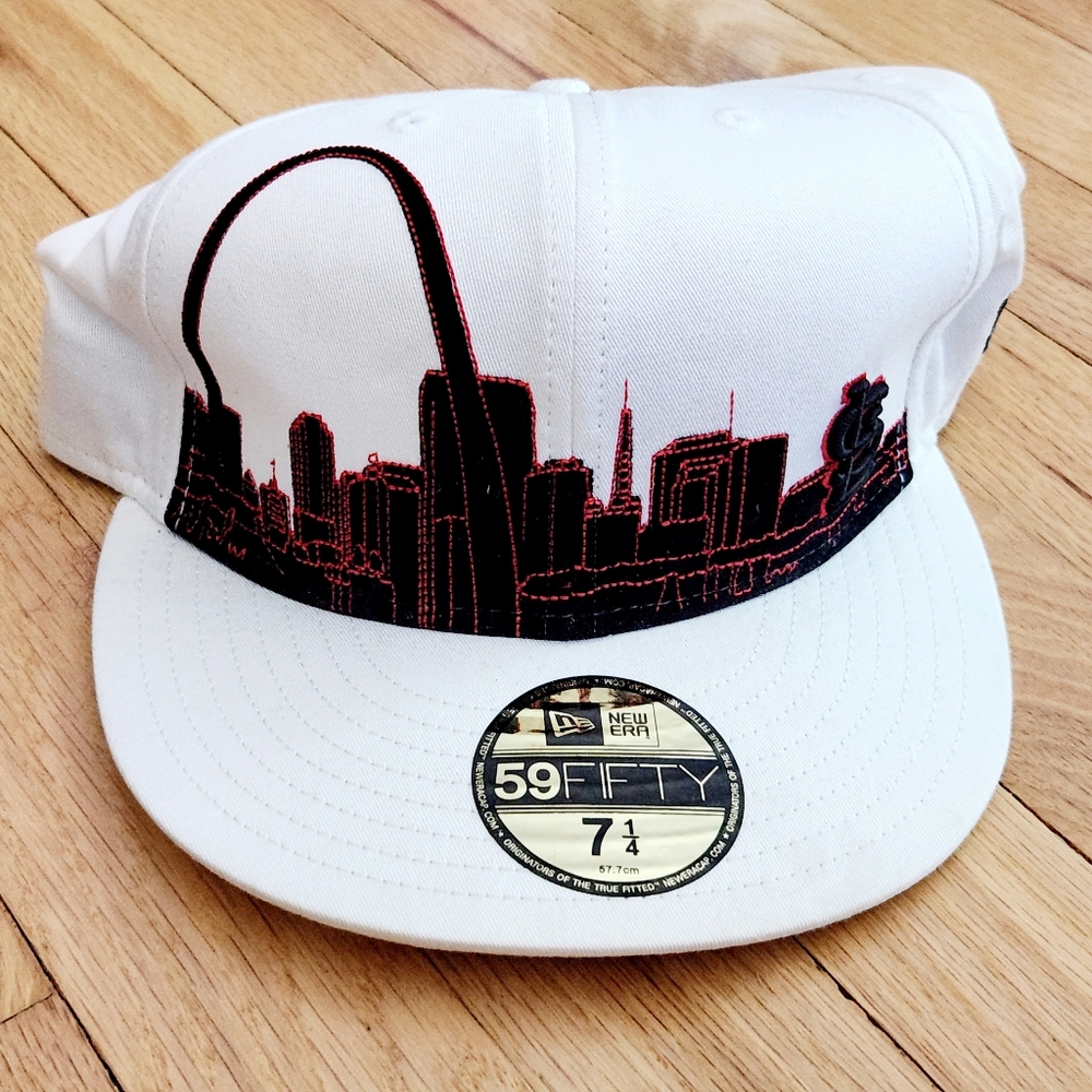 NWT Vintage St. Louis Cardinals Fitted Hat